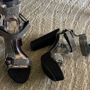 Women’s stylish cute black high heels pumps brand new black size 7.5 US